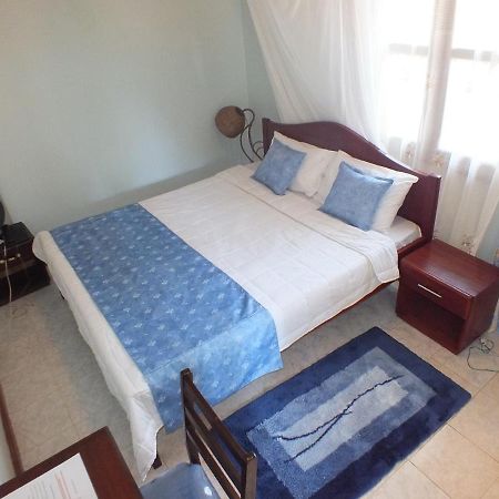 Family Nest Guesthouse Kisumu Esterno foto
