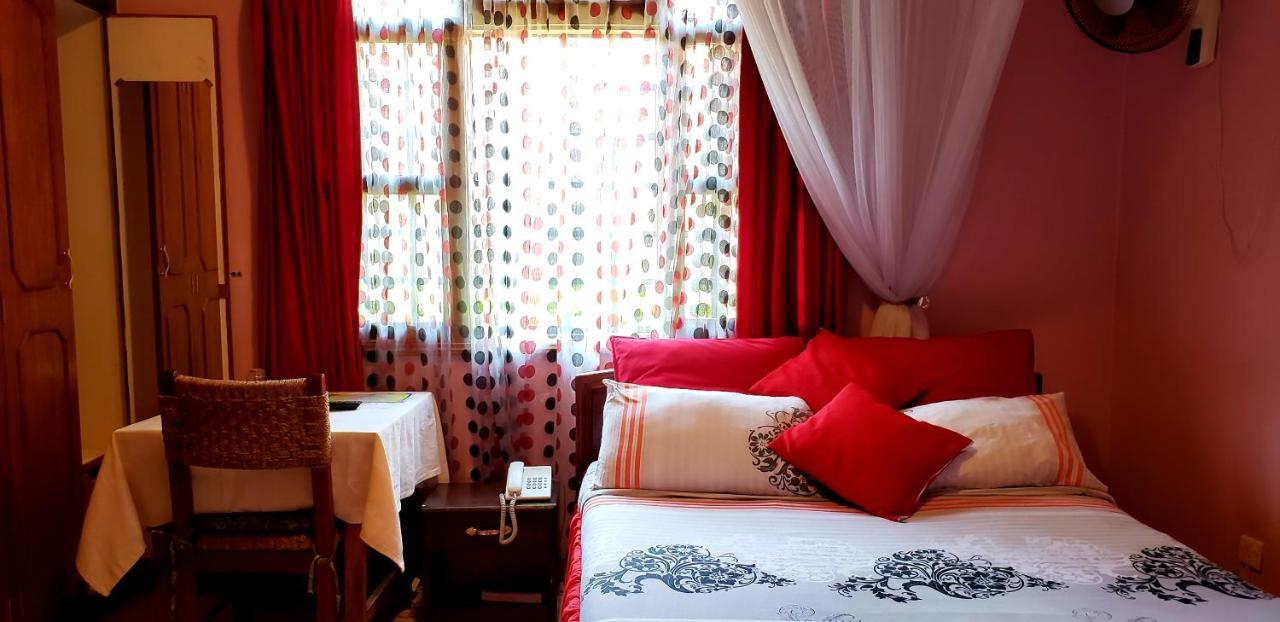 Family Nest Guesthouse Kisumu Esterno foto