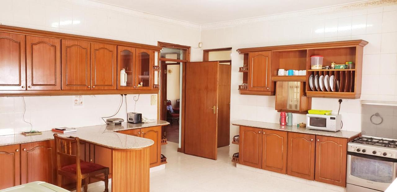 Family Nest Guesthouse Kisumu Esterno foto