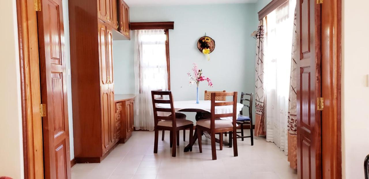 Family Nest Guesthouse Kisumu Esterno foto