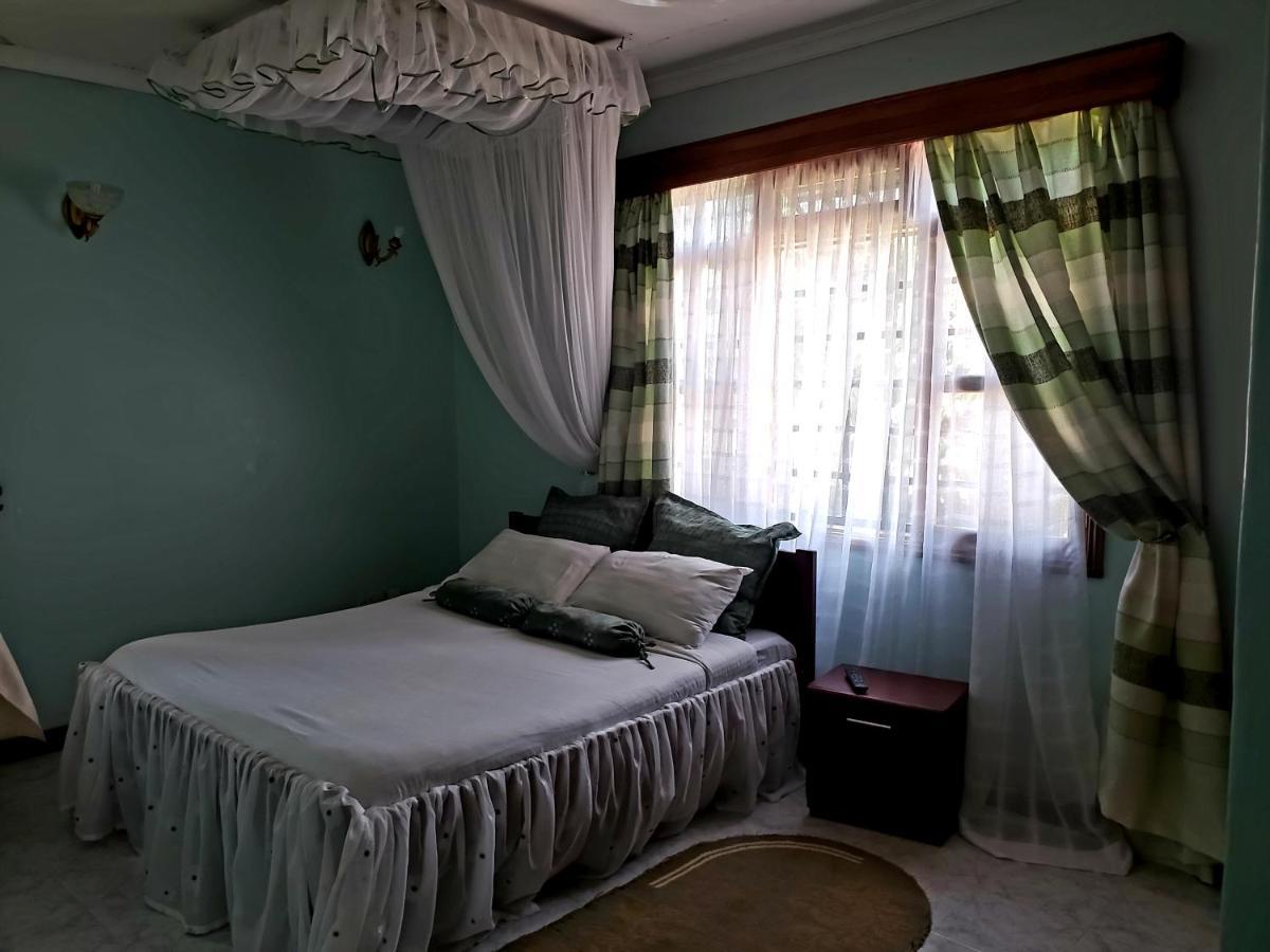 Family Nest Guesthouse Kisumu Esterno foto